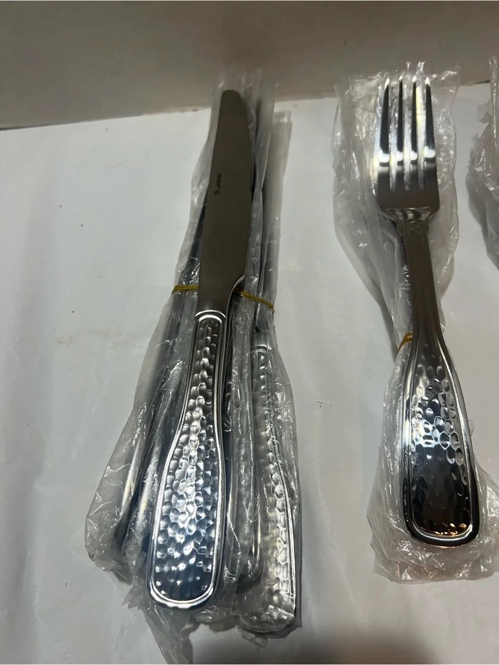 St. James Hammered 40pc Hi Quality 18/10 Stainless Steel Flatware For 8